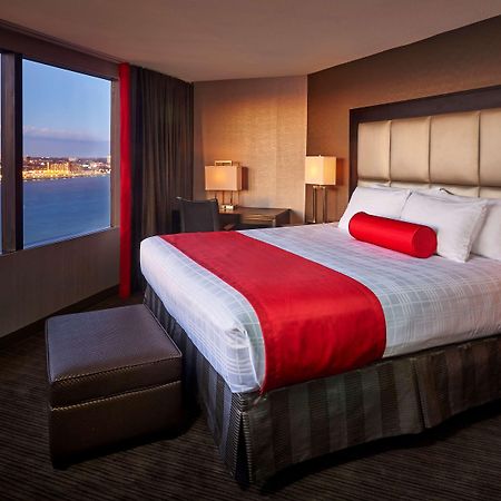 Best Western Plus Waterfront Hotel Windsor Extérieur photo