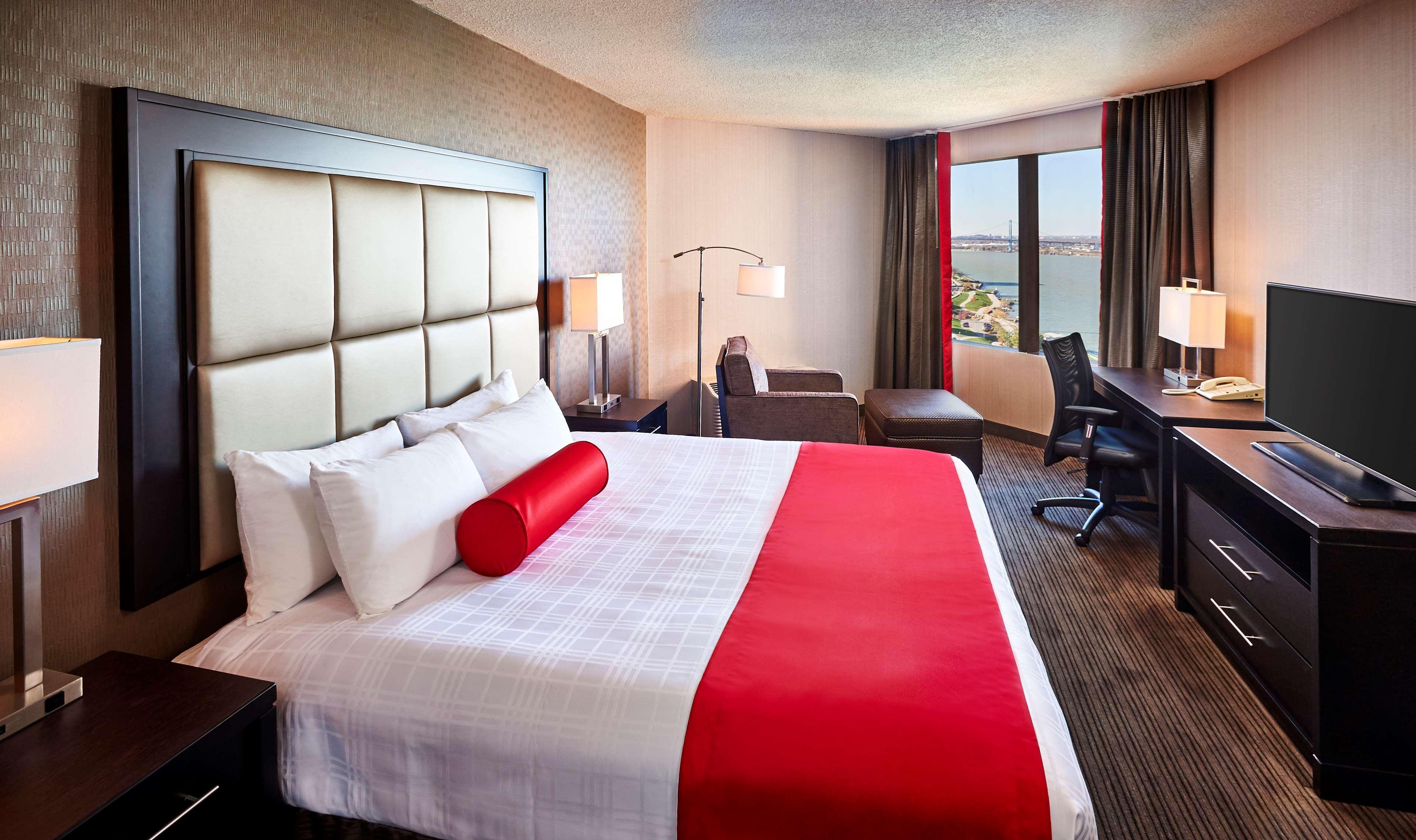 Best Western Plus Waterfront Hotel Windsor Extérieur photo