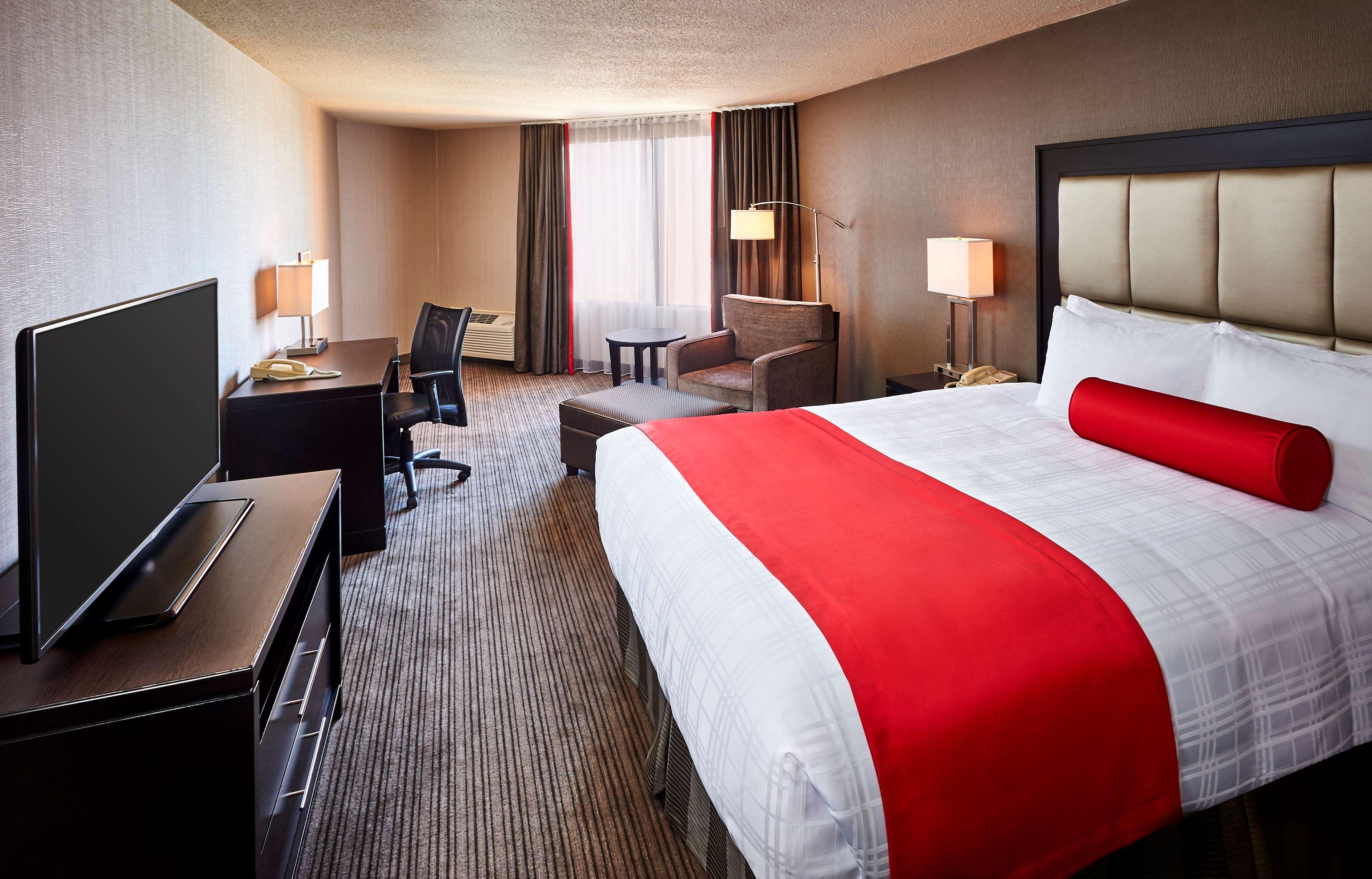 Best Western Plus Waterfront Hotel Windsor Extérieur photo