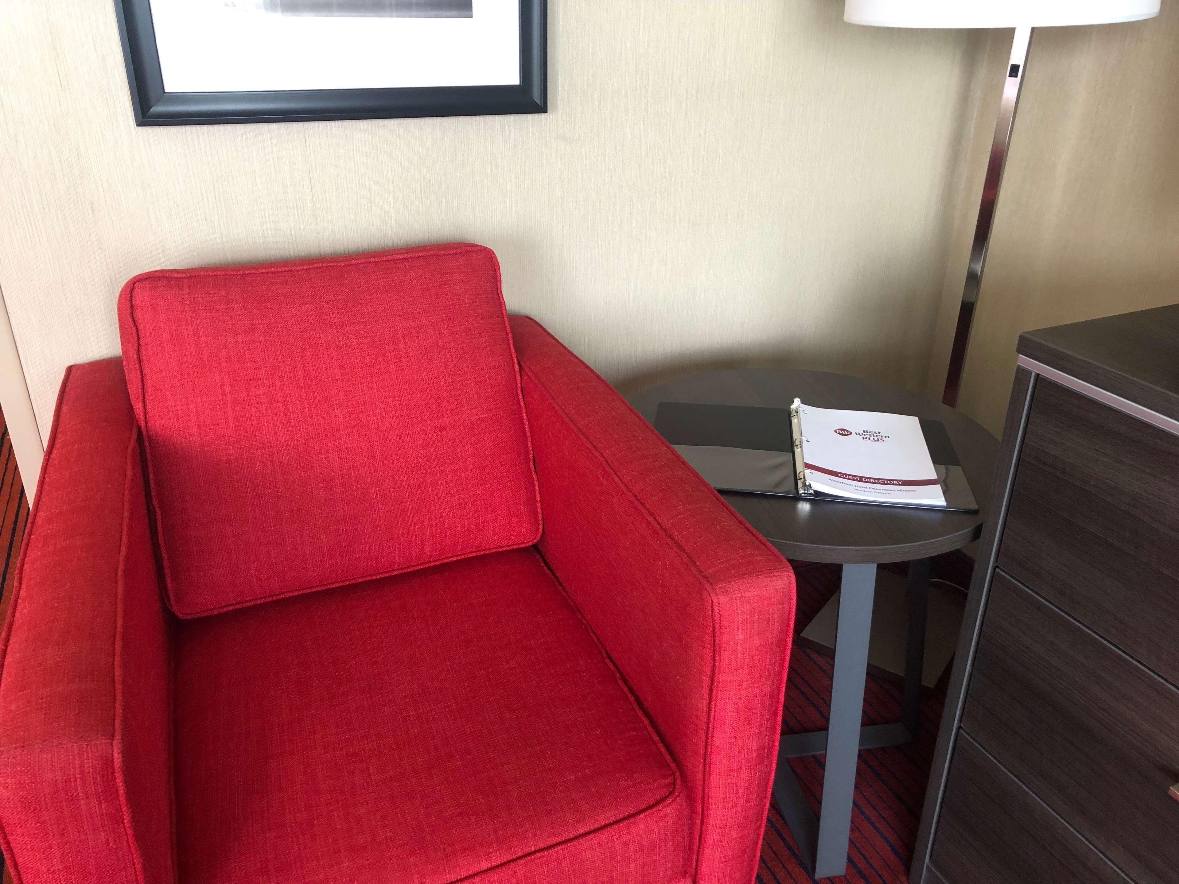 Best Western Plus Waterfront Hotel Windsor Extérieur photo