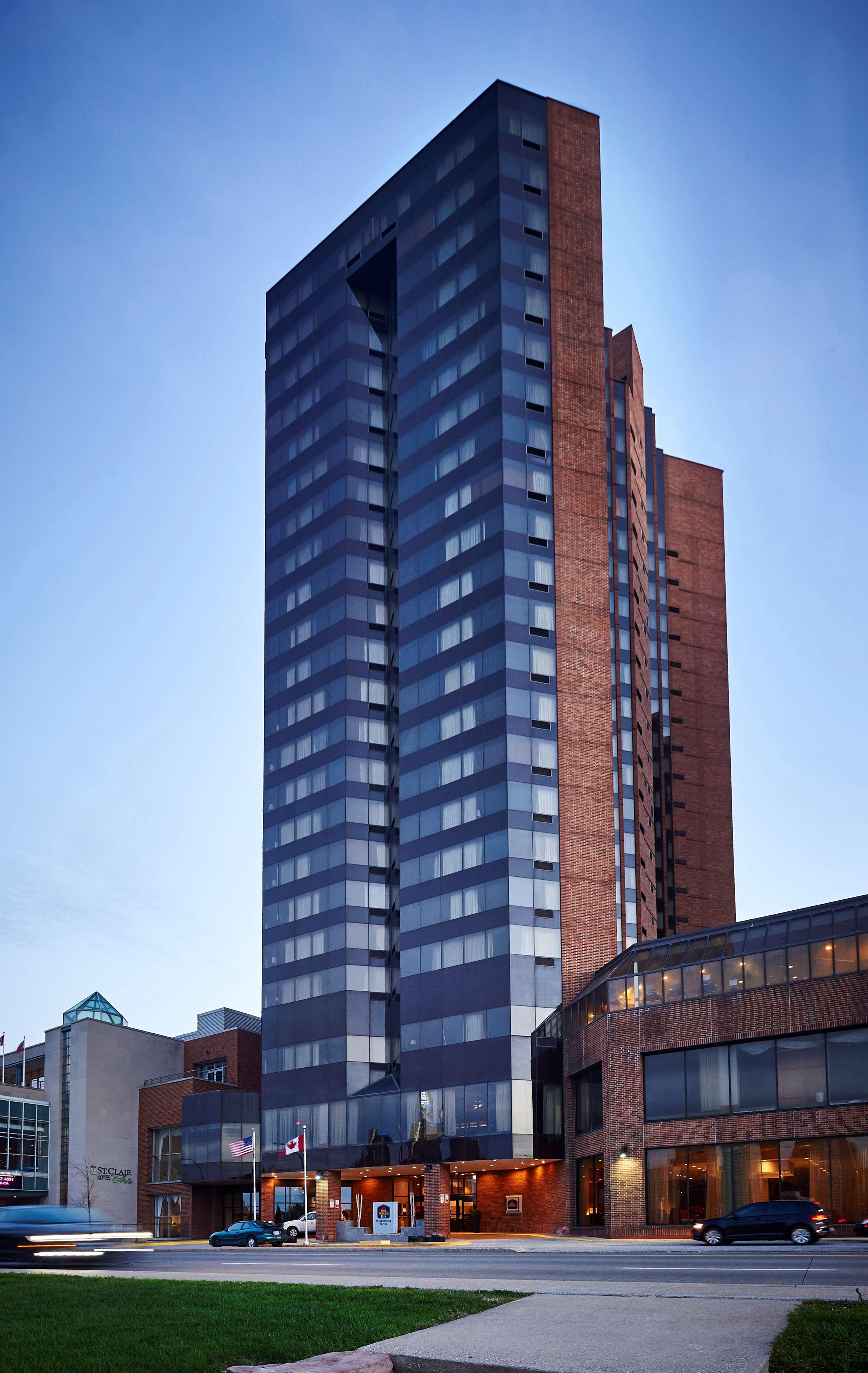 Best Western Plus Waterfront Hotel Windsor Extérieur photo