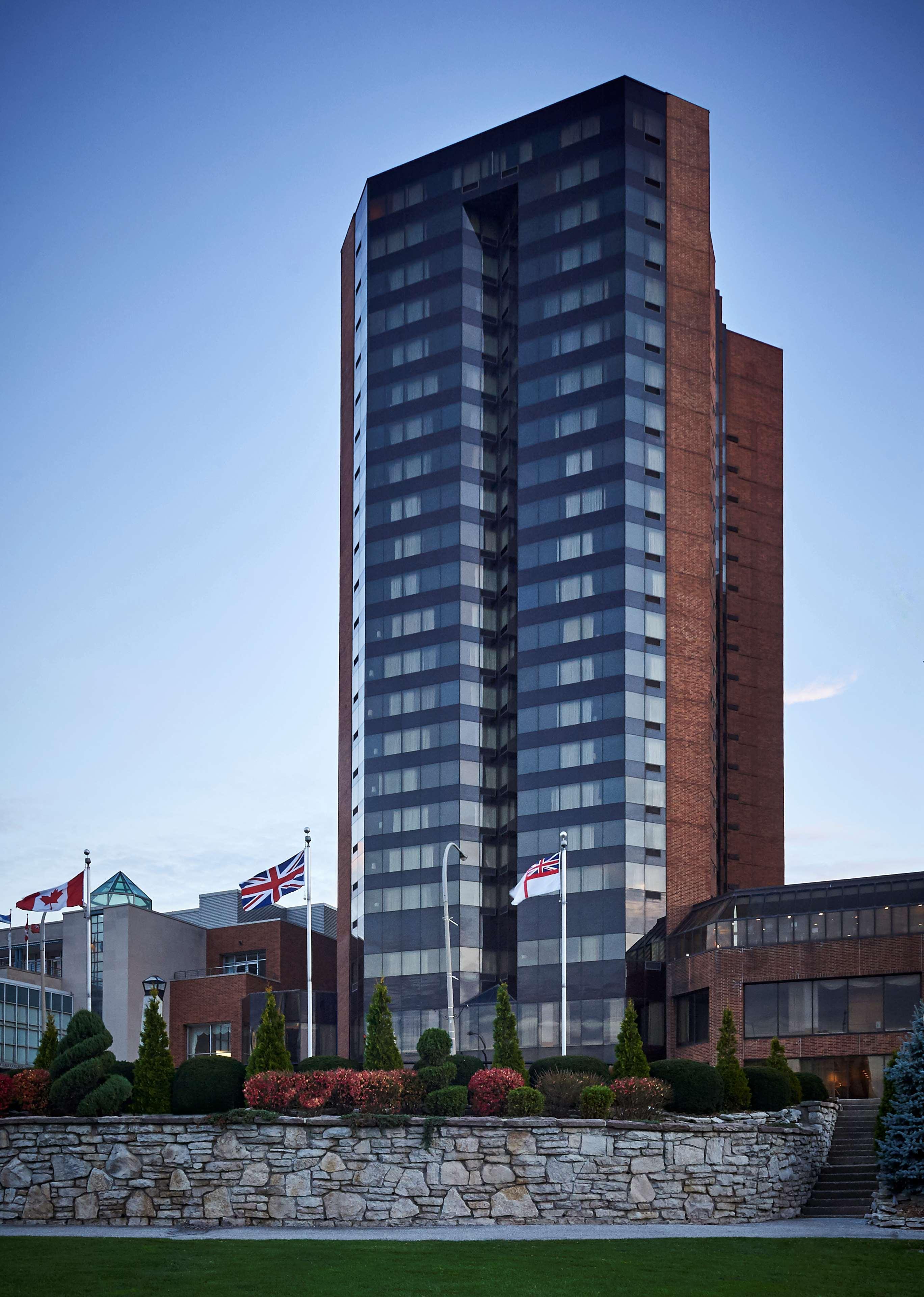 Best Western Plus Waterfront Hotel Windsor Extérieur photo