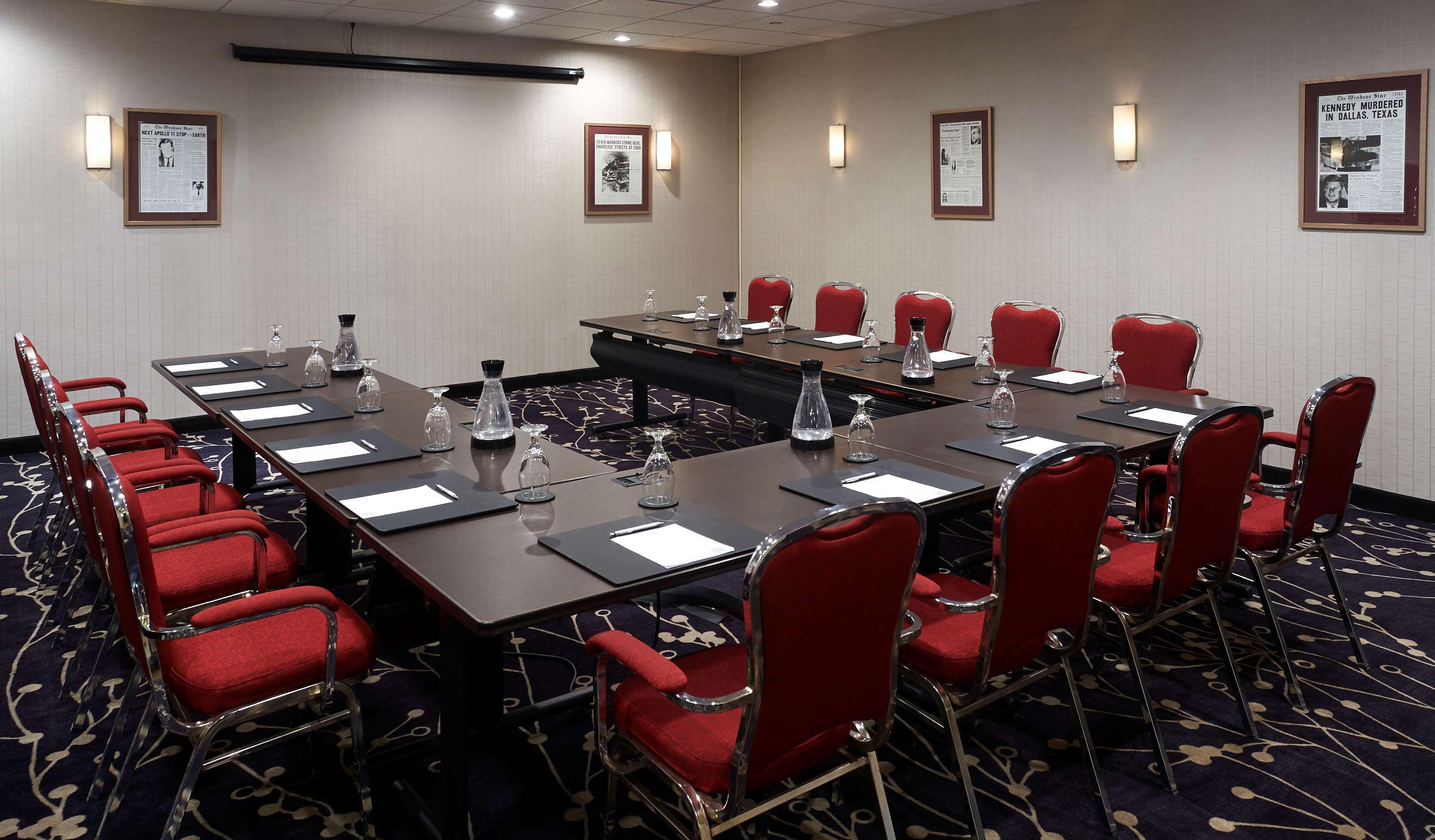 Best Western Plus Waterfront Hotel Windsor Extérieur photo