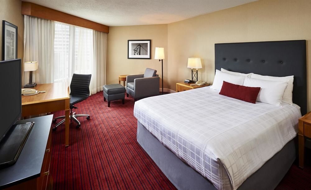 Best Western Plus Waterfront Hotel Windsor Extérieur photo